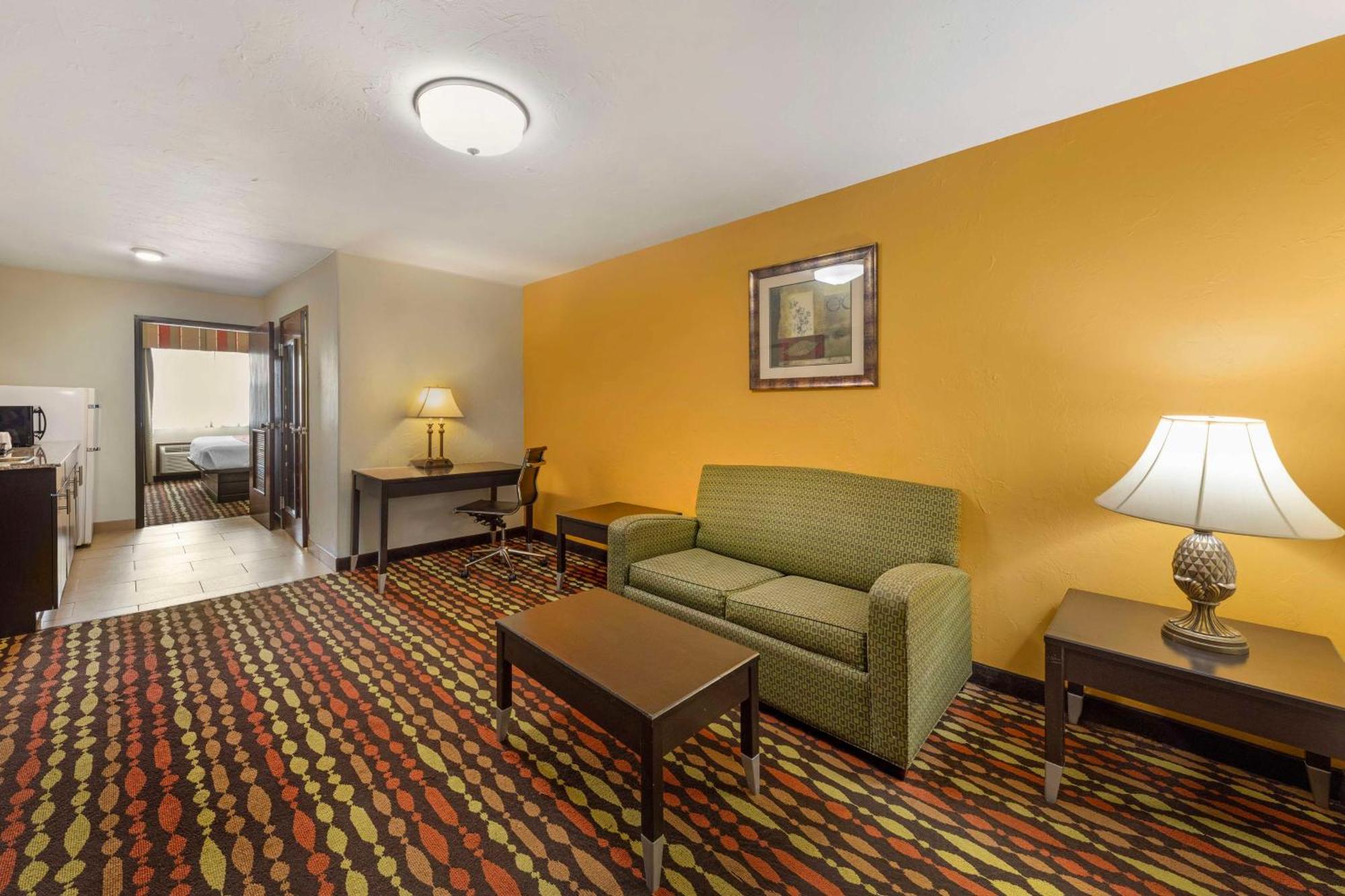 Best Western Greentree Inn & Suites Moore Exterior photo