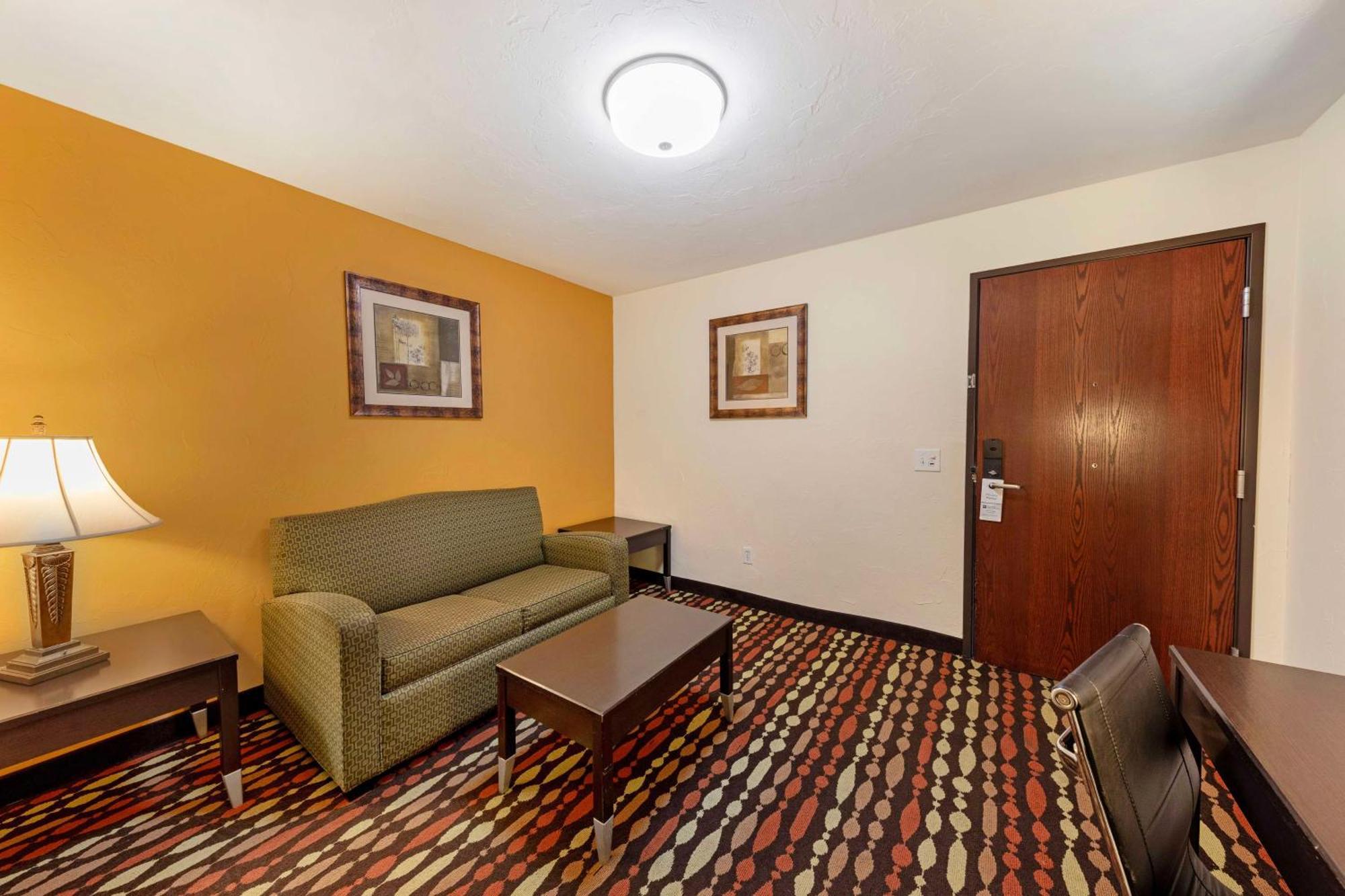 Best Western Greentree Inn & Suites Moore Exterior photo