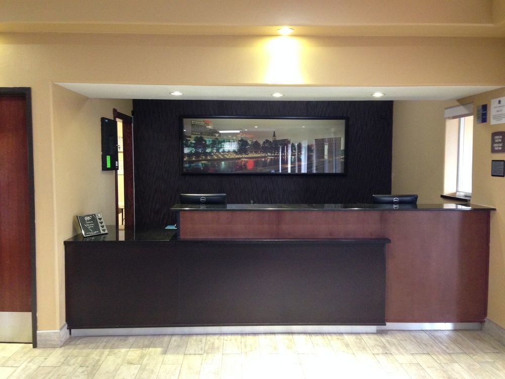 Best Western Greentree Inn & Suites Moore Exterior photo